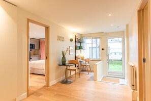 1 多间卧室、办公桌、熨斗/熨衣板、免费 WiFi