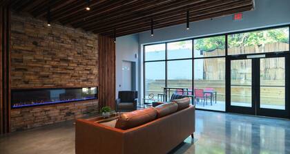 Landing at 4419 Ludlow - 2 Bedrooms in Universi...