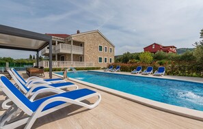 A heated pool - Lovely apartment in Mrljane (Mrljane)
