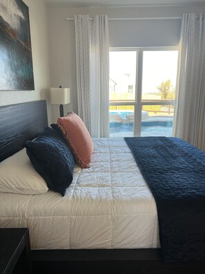 3 habitaciones, tabla de planchar con plancha, wifi y ropa de cama 