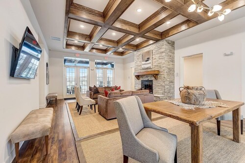 Landing | Amazing 2BD in North Fort Worth