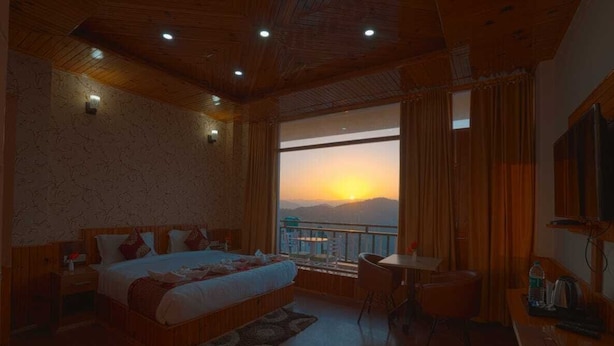 Kamar Double atau Twin Premium, pemandangan gunung