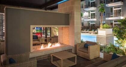 Landing | Amazing 2BD, Courtyard, Yoga Studio