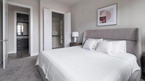 2 Schlafzimmer, Schreibtisch, Bügeleisen/Bügelbrett, WLAN