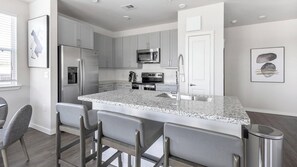 Fridge, microwave, oven, stovetop - Landing | Spectacular 2BD, Pool, Gym (Houston)