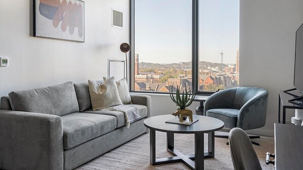 Smart TV - Landing | Spectacular 1BD, Clubhouse (Nashville)