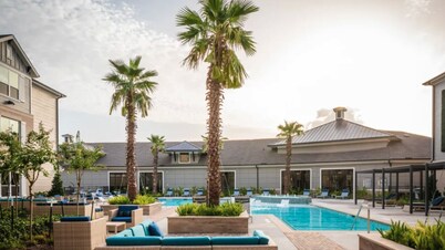 Landing | Chic 1BD, Clubhouse, Game Room