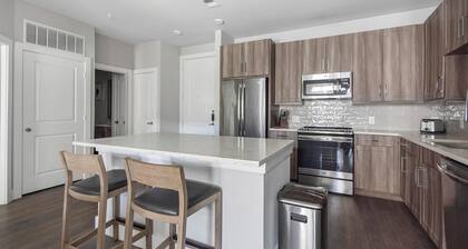 Landing | Stylish 1BD, Game Room, Pool