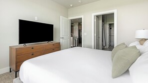 1 bedroom, desk, iron/ironing board, WiFi