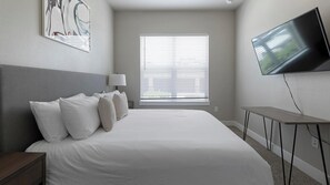 1 bedroom, desk, iron/ironing board, WiFi