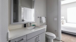Bathroom - Landing | Incredible 1BD, Pool, Gym (Austin)