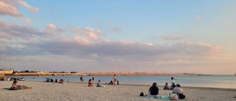 Una spiaggia nelle vicinanze