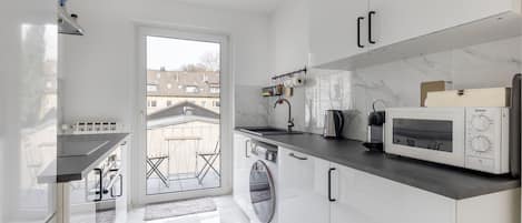 Fridge, microwave, oven, stovetop