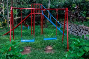 Children’s play area – outdoor