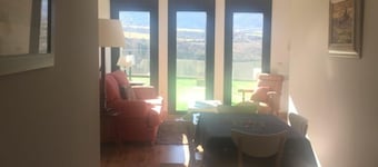 Charming Apartment in Jaca with Terrace and Parking