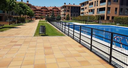 Ground Floor Apartment with Garden and Two Bedrooms in Jaca