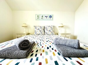 3 chambres, fer et planche à repasser, Wi-Fi gratuit, draps fournis