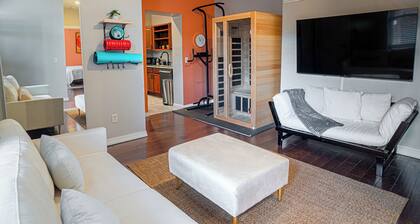 Soulard King 1BR - Personal Gym and Sauna Oasis