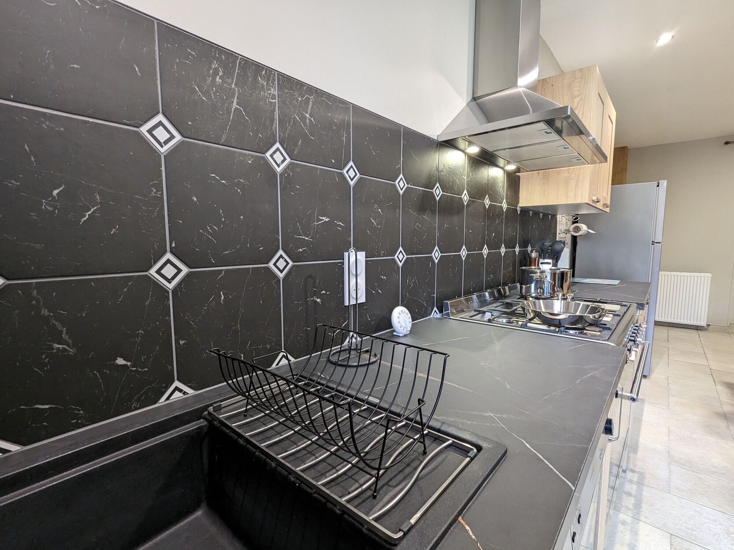 Réfrigérateur, micro-ondes, lave-vaisselle