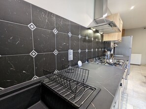 Fridge, microwave, dishwasher - Charming Rural Retreat with Pool, Accessible Features, and Family-Friendly Amenities (Tilly)