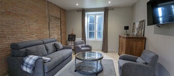 Gîte familial rénové avec piscine, jardin de 1 hectare et vélos à disposition, situé en pleine campagne