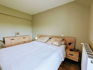 4 bedrooms, free WiFi, bed sheets