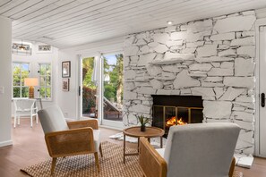 Interior - An expansive estate with private pool & lighted pickle ball court (Rancho Mirage)