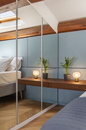 2 habitaciones, escritorio, tabla de planchar con plancha y wifi 