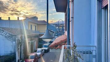 House, Multiple Bedrooms, Smoking, Balcony | Balcony