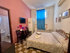 House, Multiple Bedrooms, Smoking, Balcony
