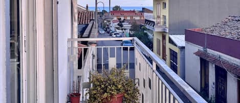 Maison, plusieurs chambres, fumeur, balcon | Balcon