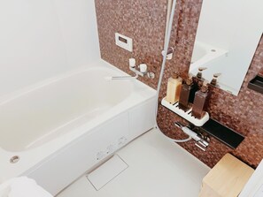 Romantic Triple Room | Bathroom | Free toiletries, hair dryer, slippers - suikakan heianjingumae (Kyoto)