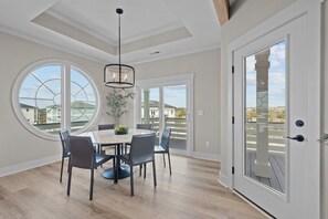 Dining - Luxury New Build, Steps to Beach w Elevator, Pool (Ocean Isle Beach)