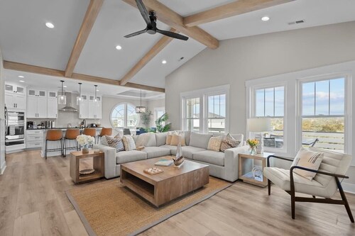 Luxury New Build, Steps to Beach w Elevator, Pool