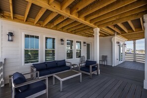 Terrace/patio - Luxury New Build, Steps to Beach w Elevator, Pool (Ocean Isle Beach)