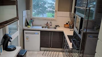 Micro-ondes, four, plaque de cuisson, lave-vaisselle