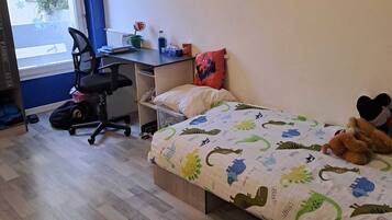 4 chambres, fer et planche Ă repasser, Wi-Fi, draps fournis