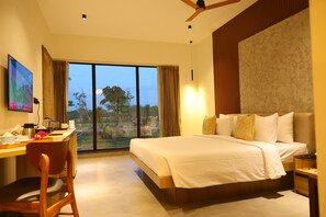 Premium Villa, 1 King Bed, Garden View | Premium bedding, in-room safe, desk, laptop workspace - LA PALMERA (Kadaladi)