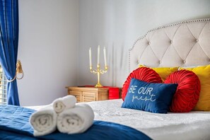 4 habitaciones, tabla de planchar con plancha, cuna de viaje y wifi 