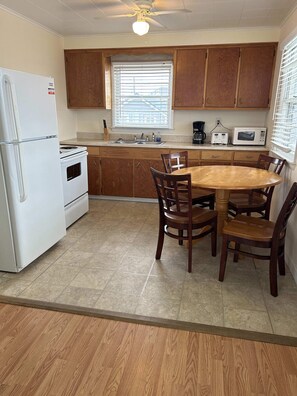Fridge, microwave, stovetop, toaster - OCHG Bay Mist Top Sum (Ocean City)
