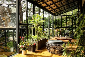 Cottage Bulan Madu | Teras/patio