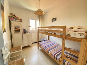 2 bedrooms