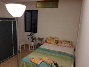 3 makuuhuonetta, silitysrauta/-lauta, Wi-Fi, vuodevaatteet