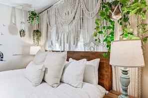 3 habitaciones, tabla de planchar con plancha, cuna de viaje y wifi