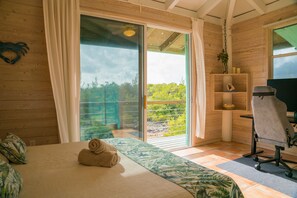4 habitaciones, tabla de planchar con plancha, wifi y ropa de cama 