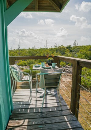 Outdoor dining - Tranquil 4 bedroom Beachside Villa: Ultimate Privacy & Comfort. (Mangrove Cay,)