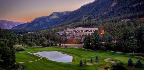 Golf - The Alpine Line (#334) | Updated - 10min to Ski - A/C - Golf - Pool & Hot Tub (Durango)