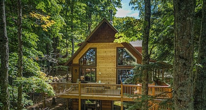 Majestic Maples | Kentuck Lake, Dock, Firepit, AC, Fireplace, Dogs OK