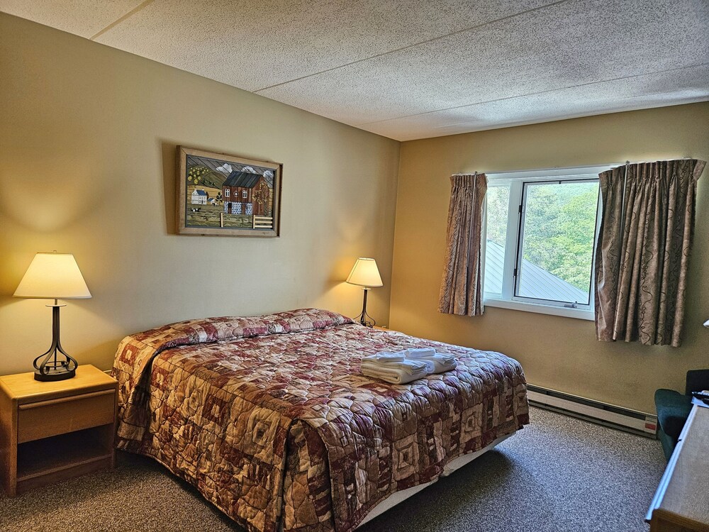 G301B Managed by Loon Reservation Service NH Meals & Rooms Lic 056365 Lincoln Vrbo