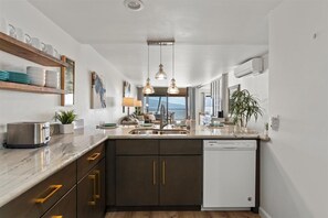 Condo, 2 Bedrooms | Private kitchen
